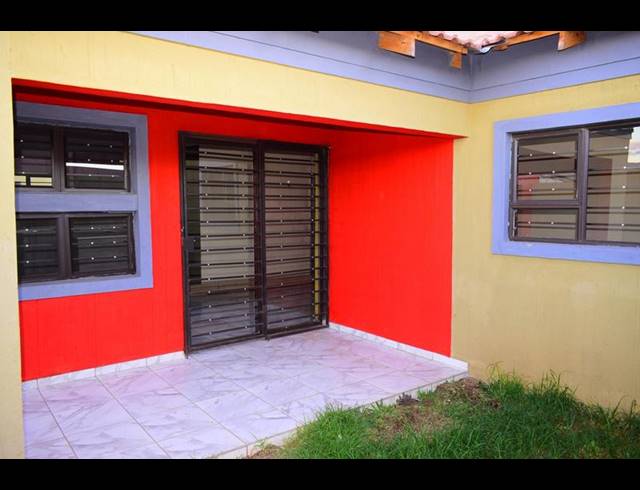 4 BEDROOM HOUSE FOR SALE IN NALEDI